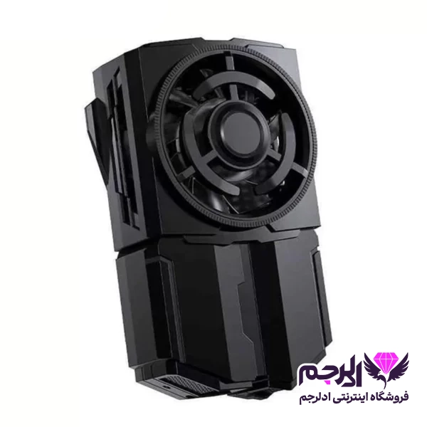 فن Memo DLA5 روی میز گیمینگ
